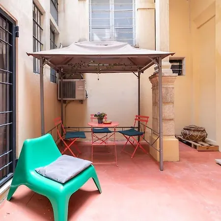 Central And Cozy Loft With Courtyard Bologna Buitenkant foto